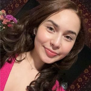 Meet your Posher, Esmeralda